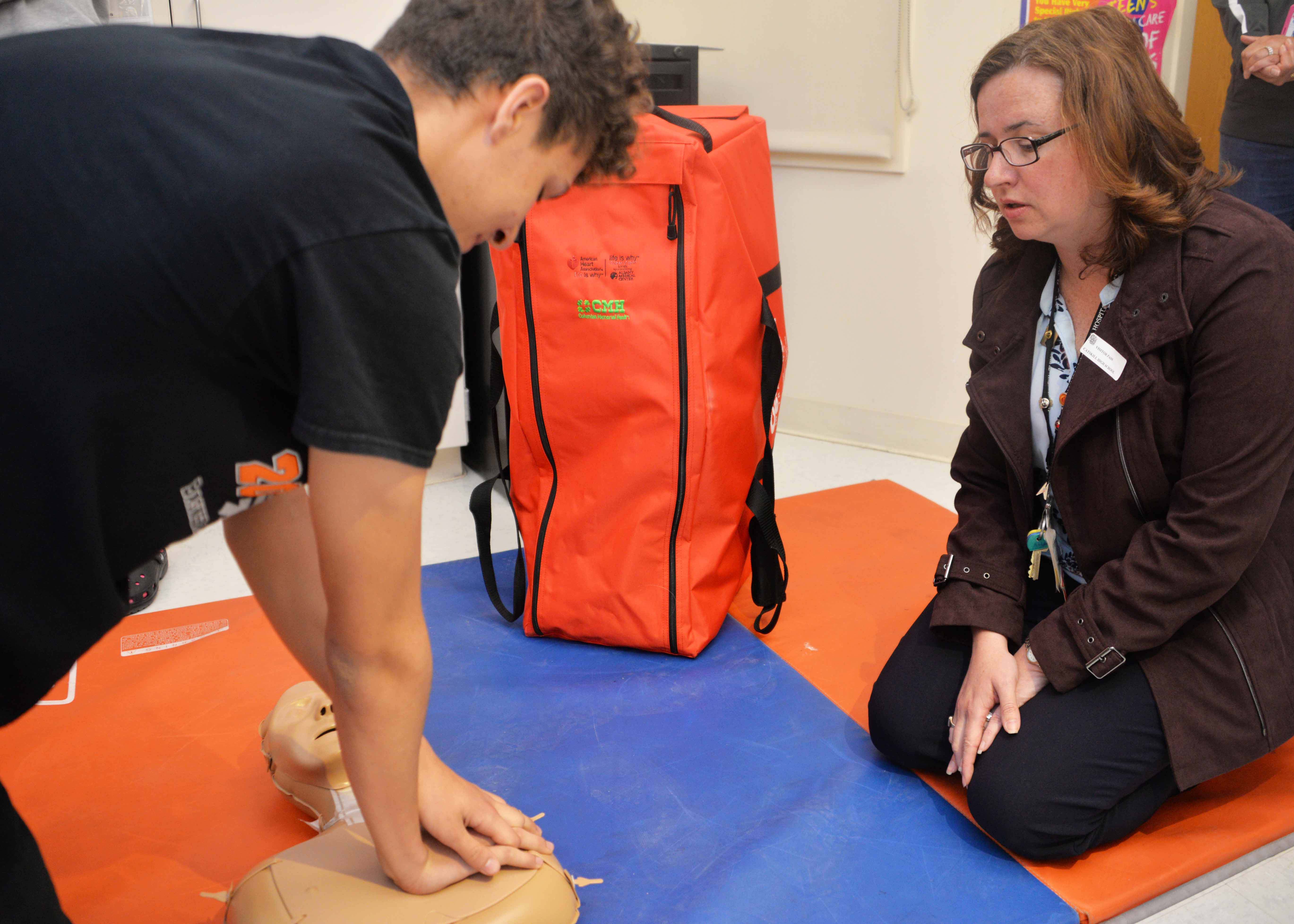 Student perfoms CPR