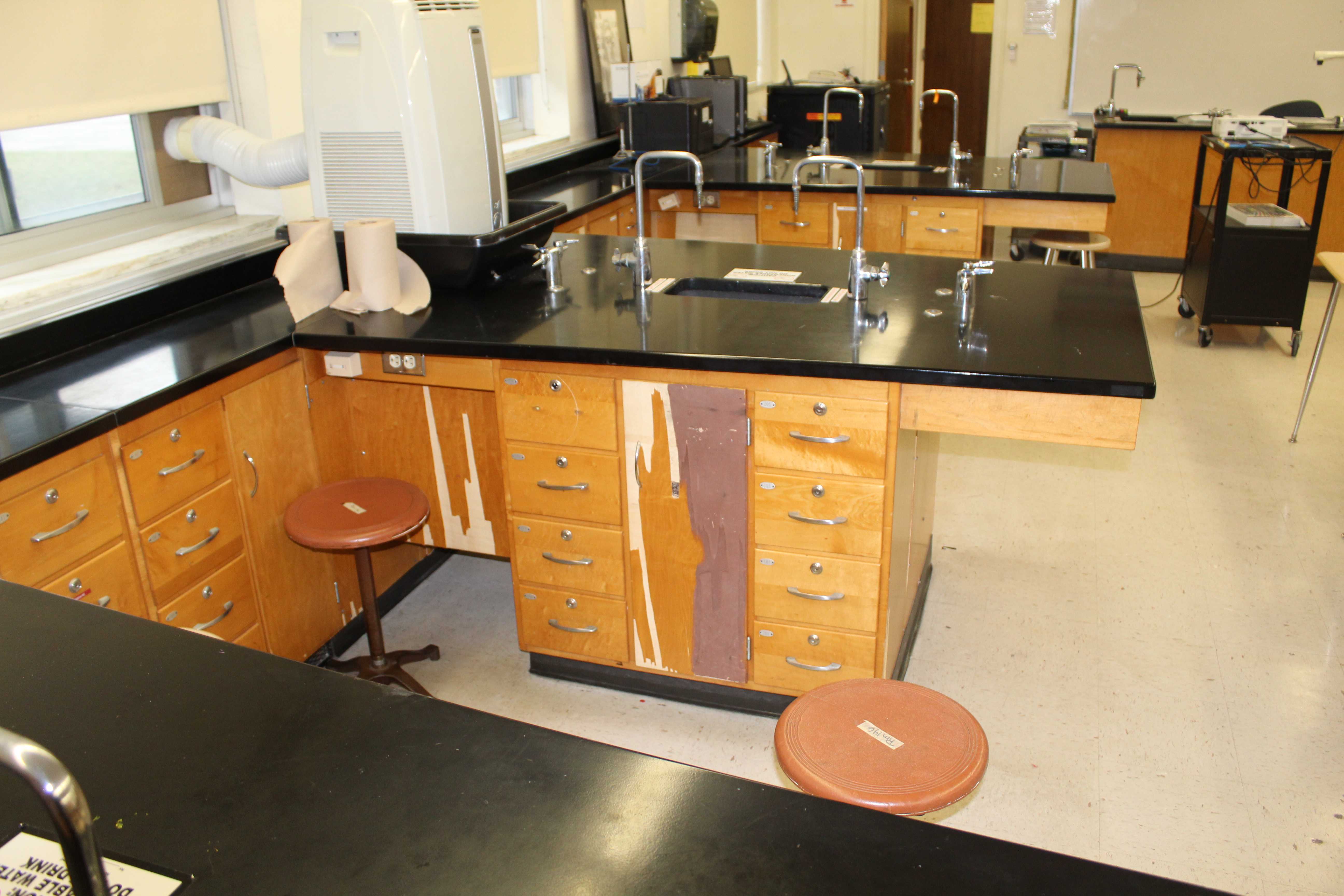 HS science room