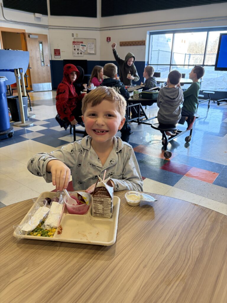 boy eating lunch